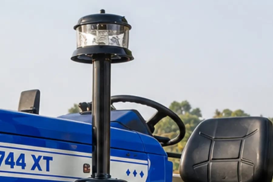 Swaraj 744 XT Air Cleaner View