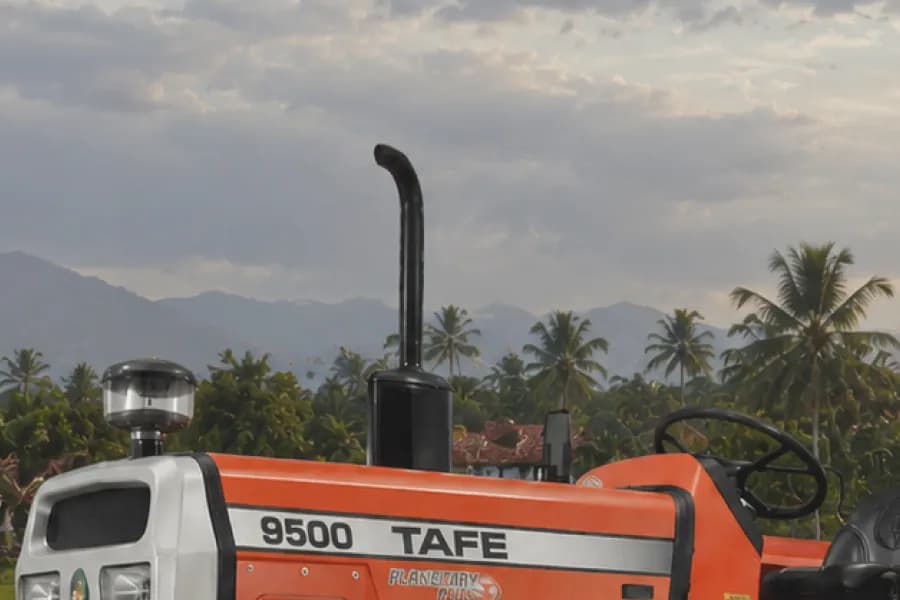 Tafe 9500 Steering View