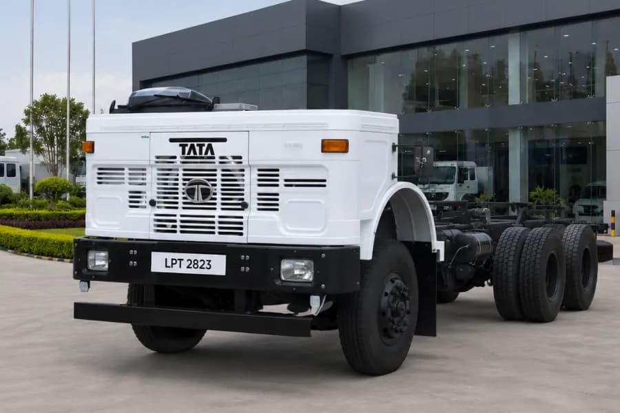 Tata 2823.T Cowl With Chassis View