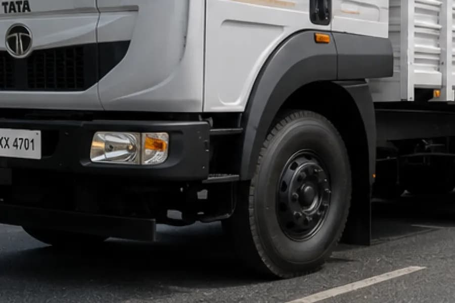 Tata 3523.T Foot Step View