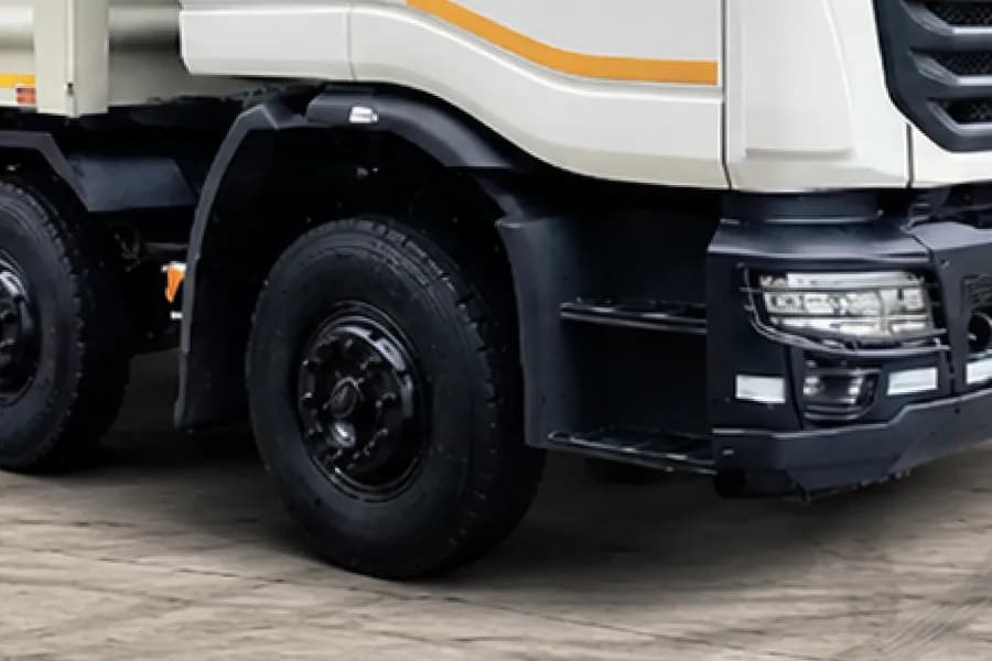 Tata 4832.T Foot Step View