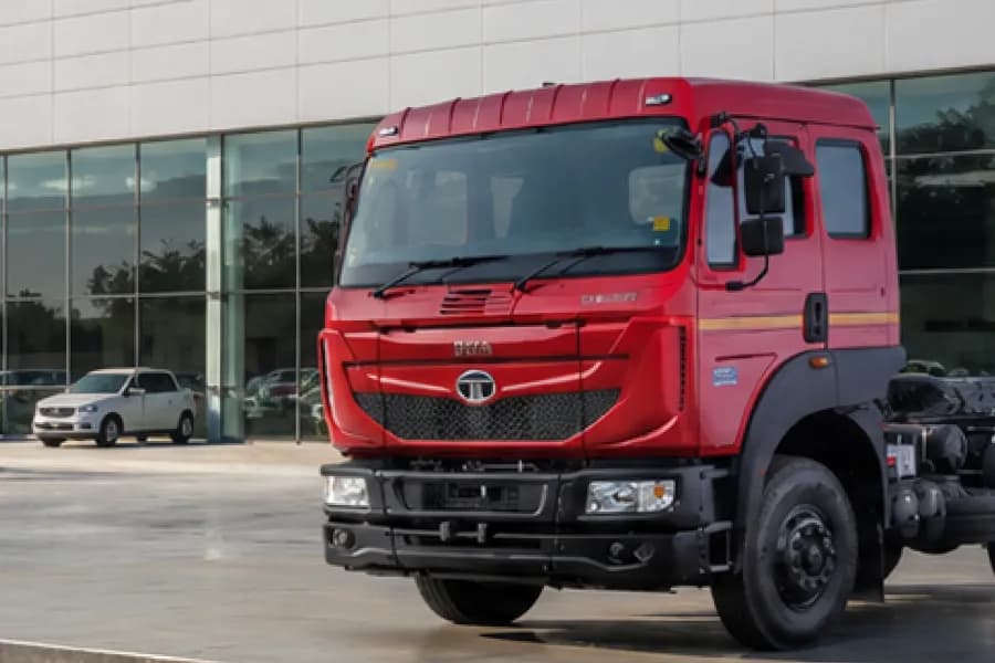 Tata 5532.S 4X2 Cabin View