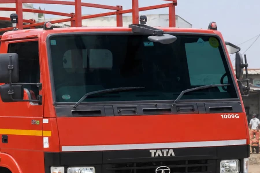 Tata LPT 1009G CNG Windshield View