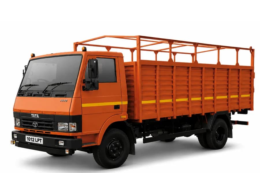 Tata LPT 1012 Red color