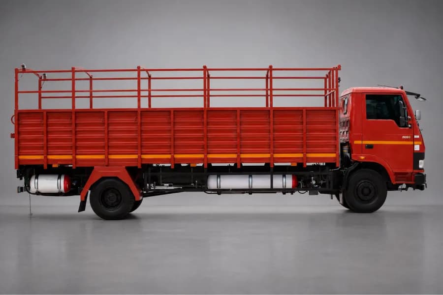 Tata LPT 1109G Right Side View