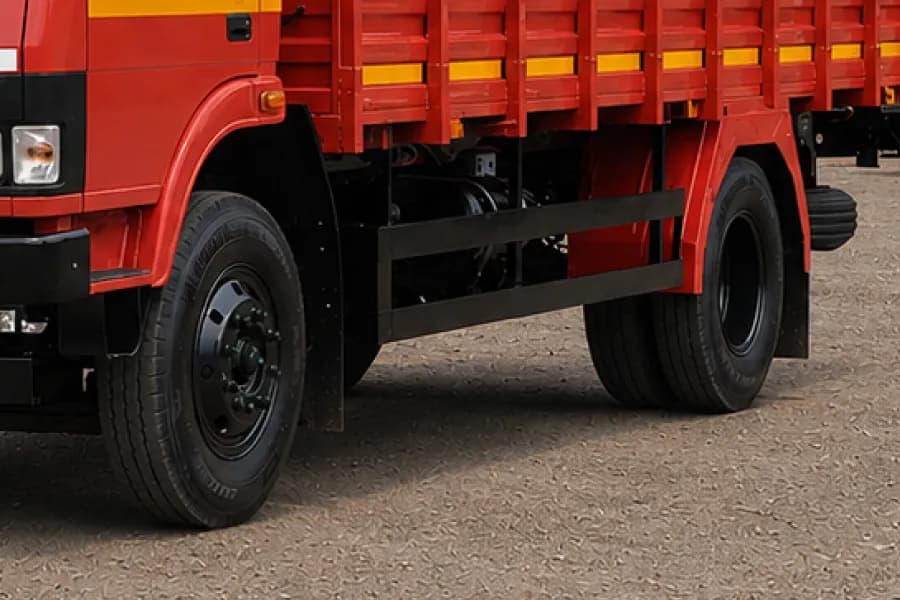 Tata LPT 1212 Side Guard View