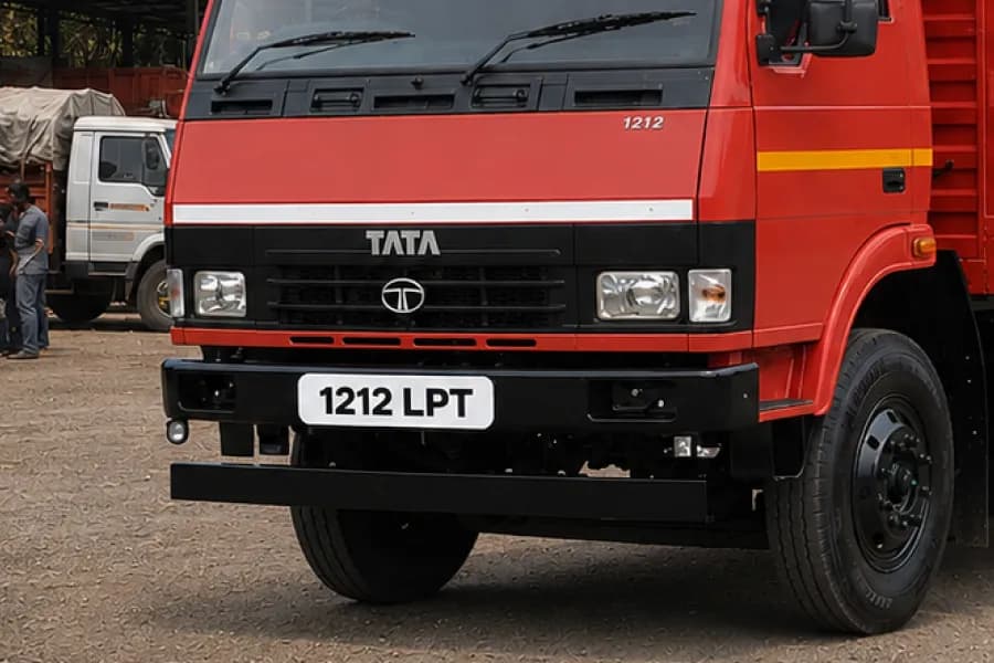 Tata LPT 1212 Headlight View