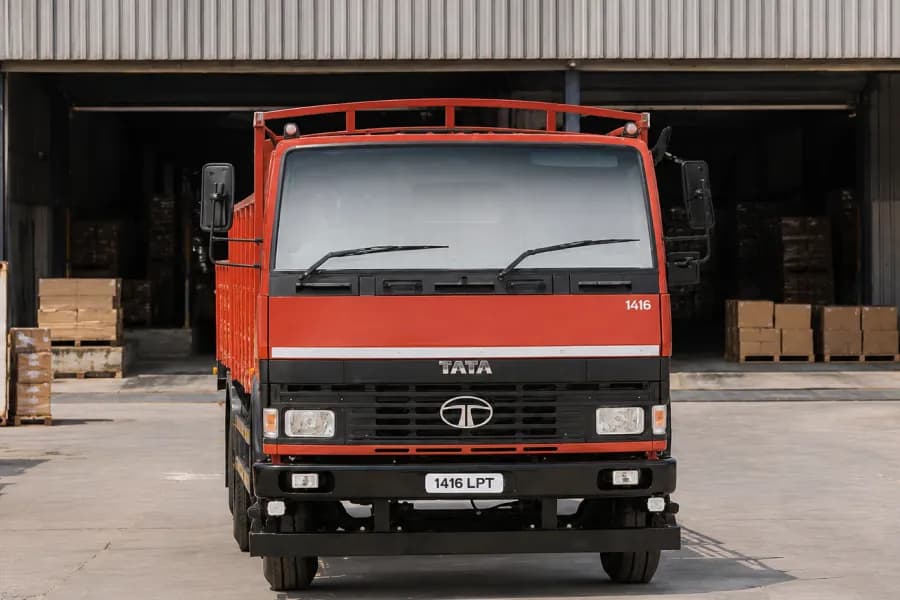 Tata LPT 1416 Front View