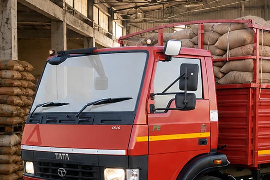 Tata LPT 1616 Windshield View