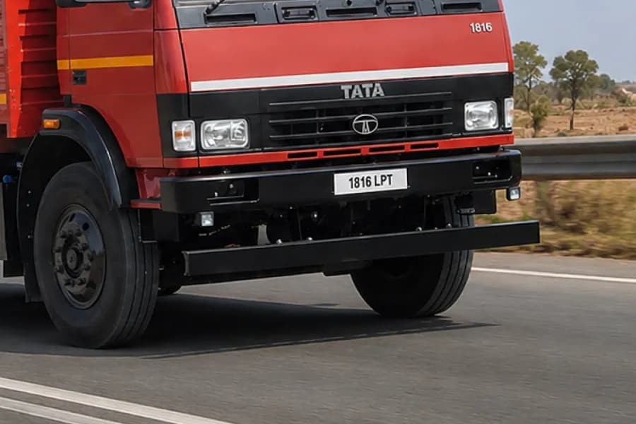 Tata LPT 1816 Headlight View