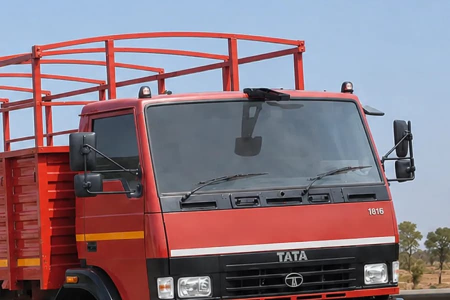 Tata LPT 1816 Windshield View