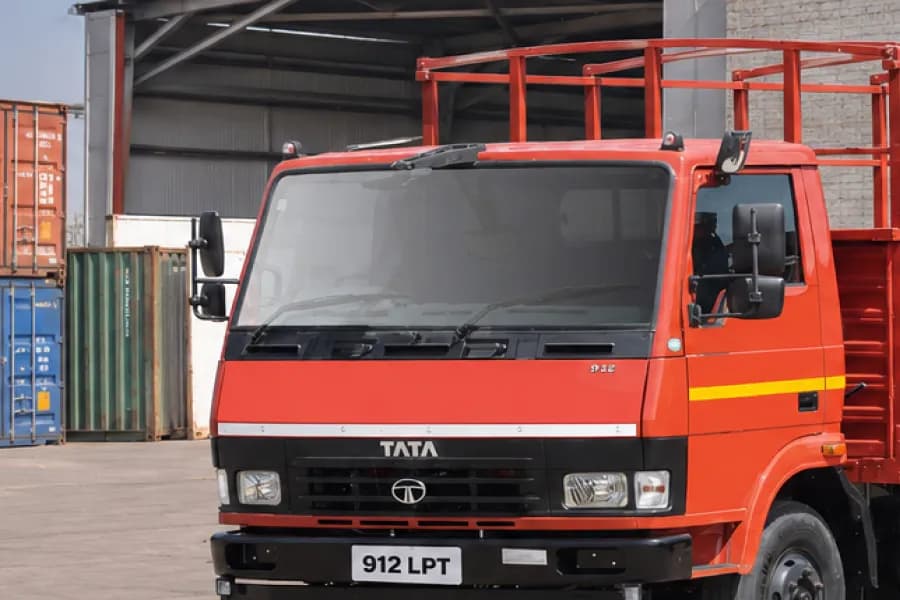 Tata LPT 912 Windshield View