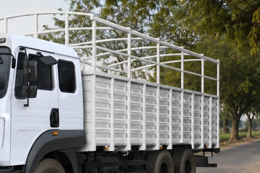 Tata LPT/Signa 2821.T Load Body View