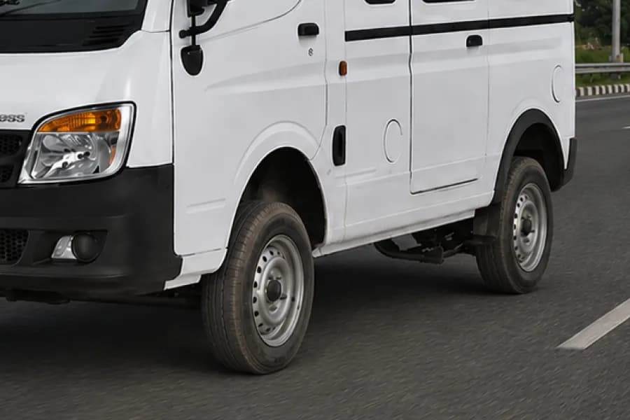 Tata Magic Express Tyres