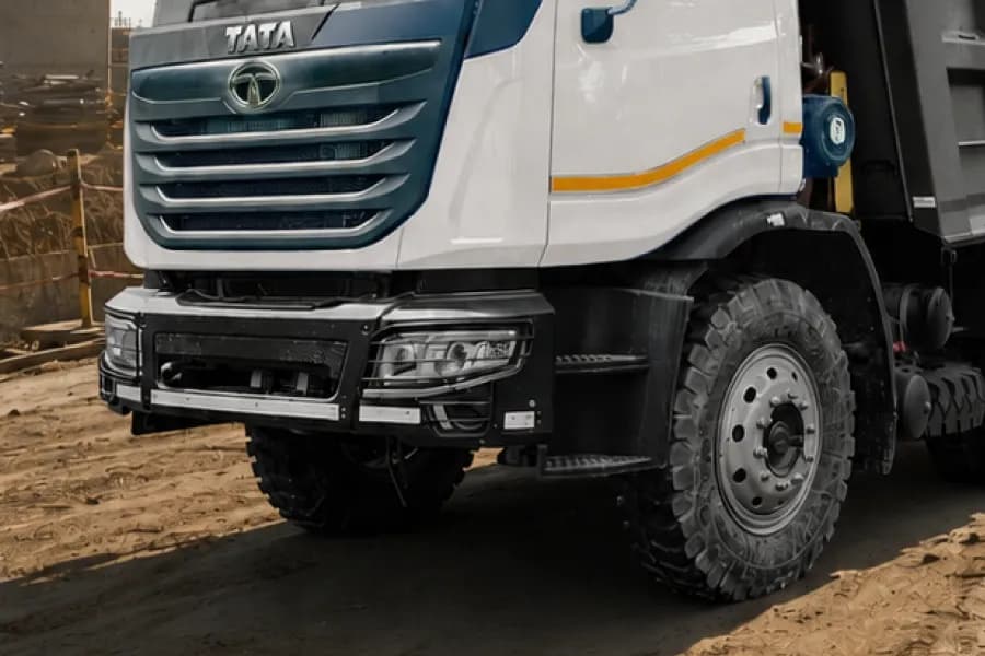 Tata Prima 2830.K HRT Bumper View