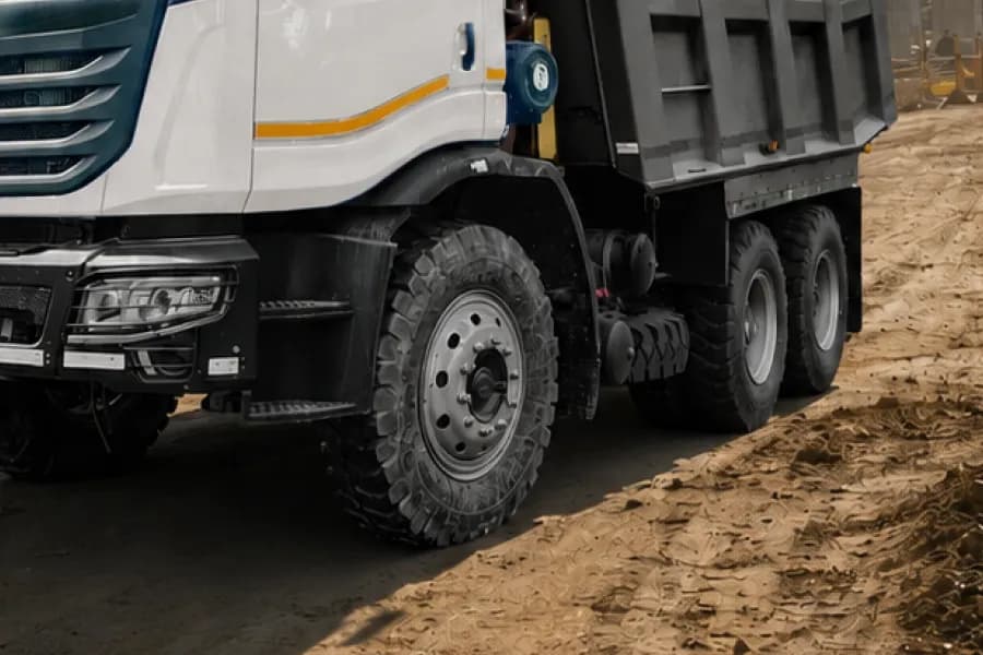 Tata Prima 2830.K HRT Wheels View