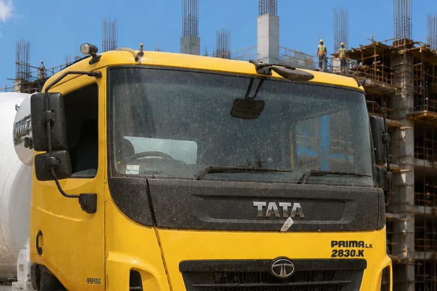 Tata Prima 2830.K Repto Windshield View