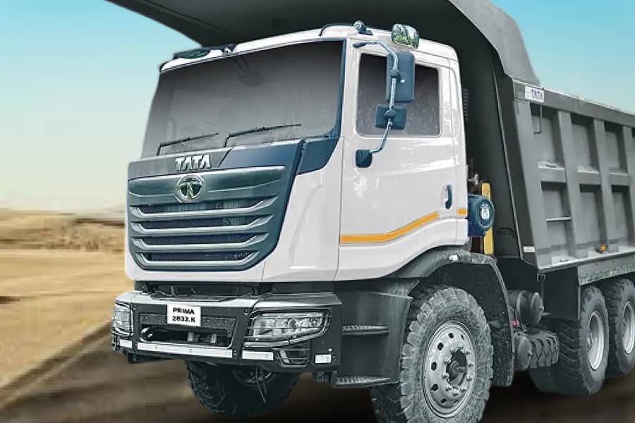 Tata Prima 2832.K HRT Windshield View