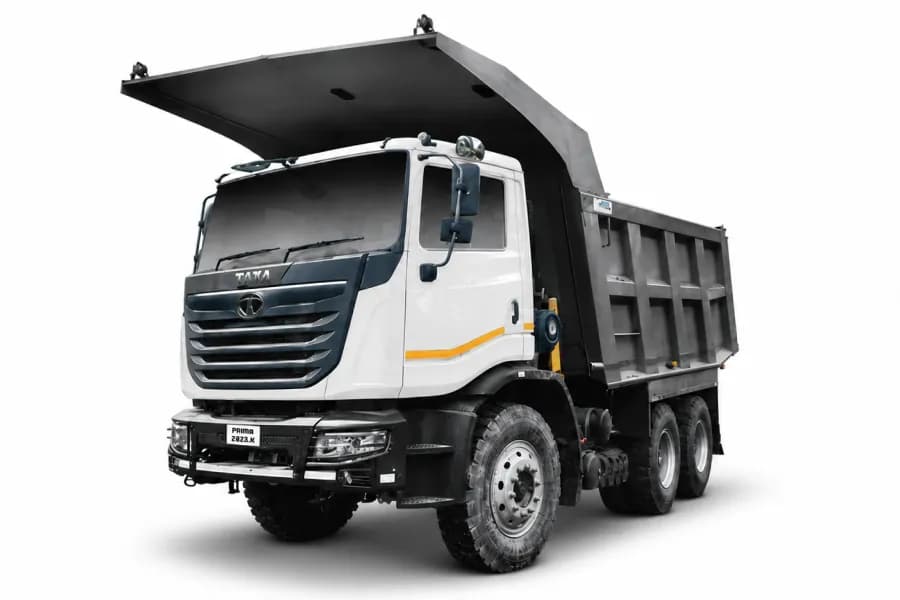 Tata Prima 2832.K SRT White color
