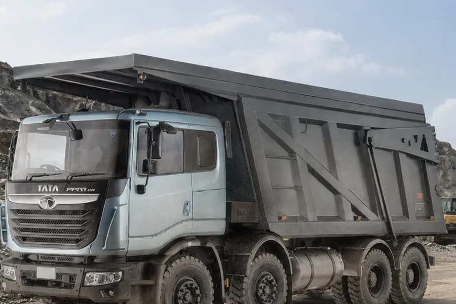 Tata Prima 3530.K LNG Cargo Body View