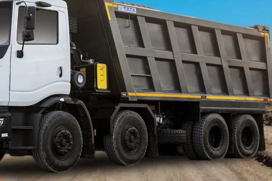 Tata Prima 3532.K HRT Tyres View