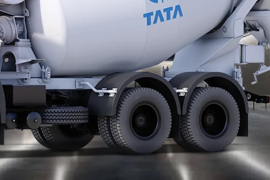 Tata Signa 2821.K RMC Tyres View