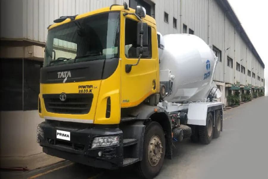 Tata Signa 2830.K 8 CUM Repto Front View