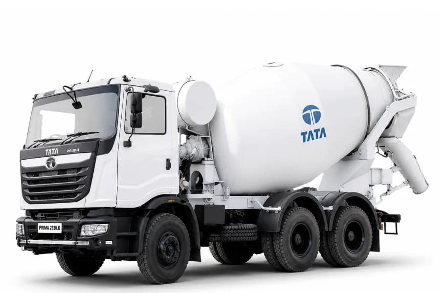 Tata Signa 2832.K Repto White color