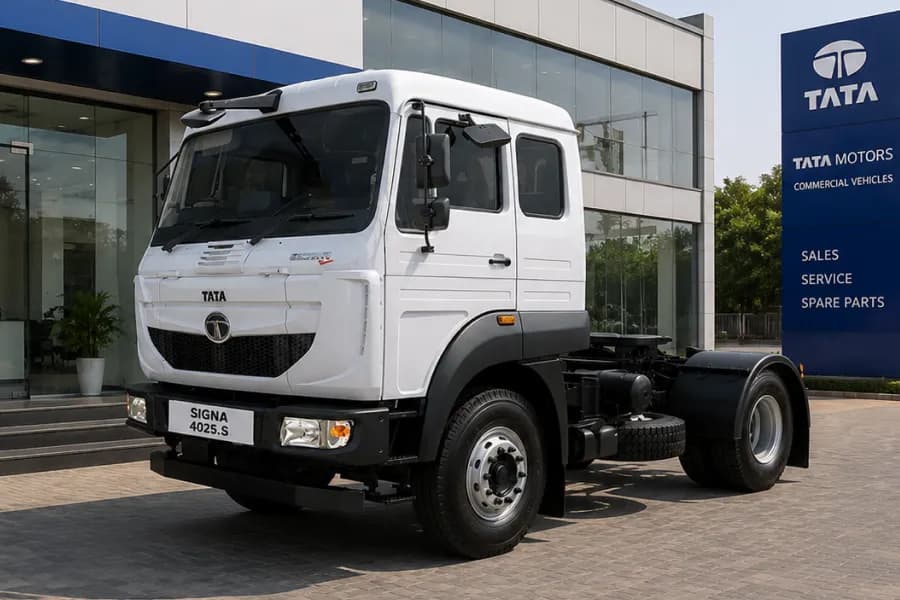Tata Signa 4025.S Left Side View