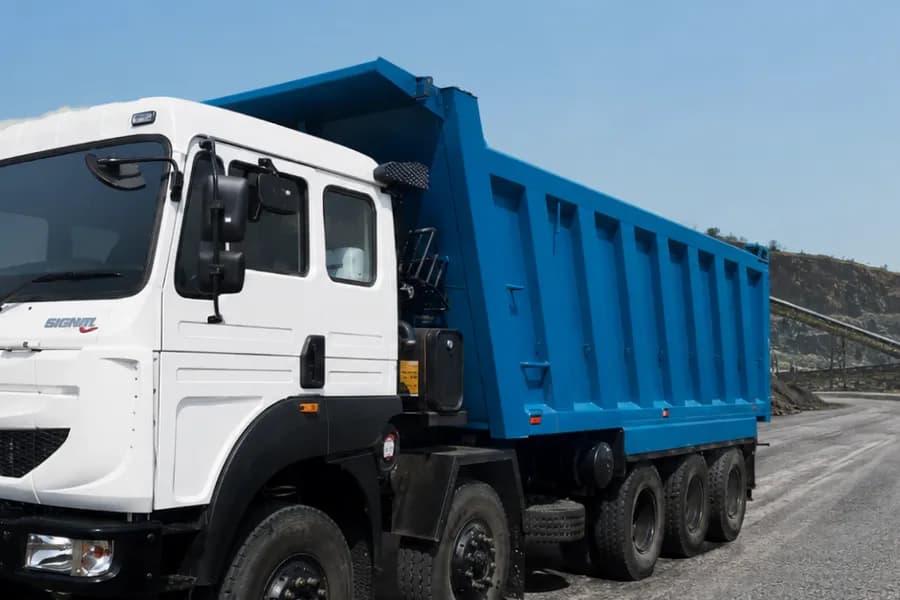 Tata Signa 4832.TK 10x2 & 10x4 Cargo Body View