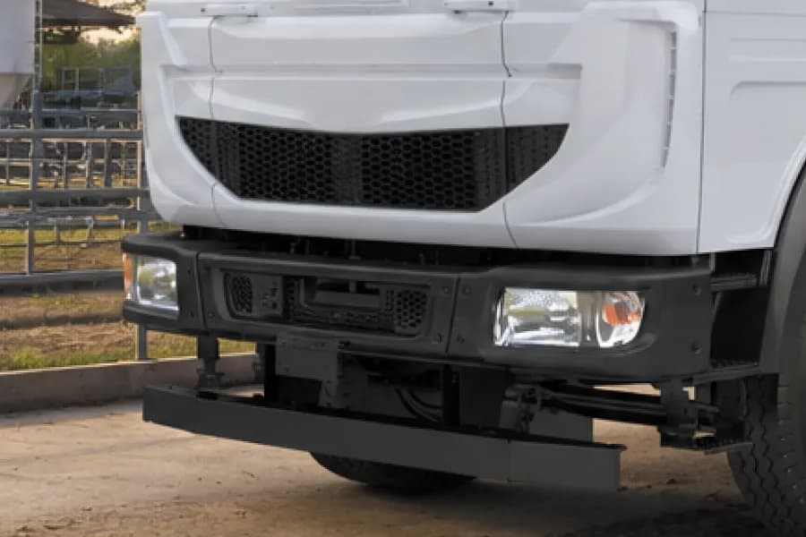Tata Signa 4930.T Bumper& Headlight View