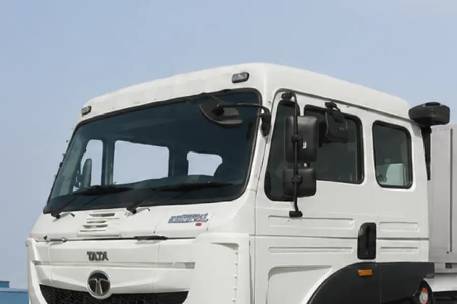 Tata Signa 5521.S 4x2 Windshield View