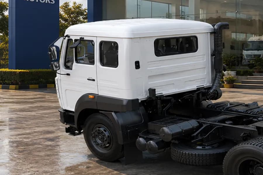 Tata Signa 5530.S Air Tank View