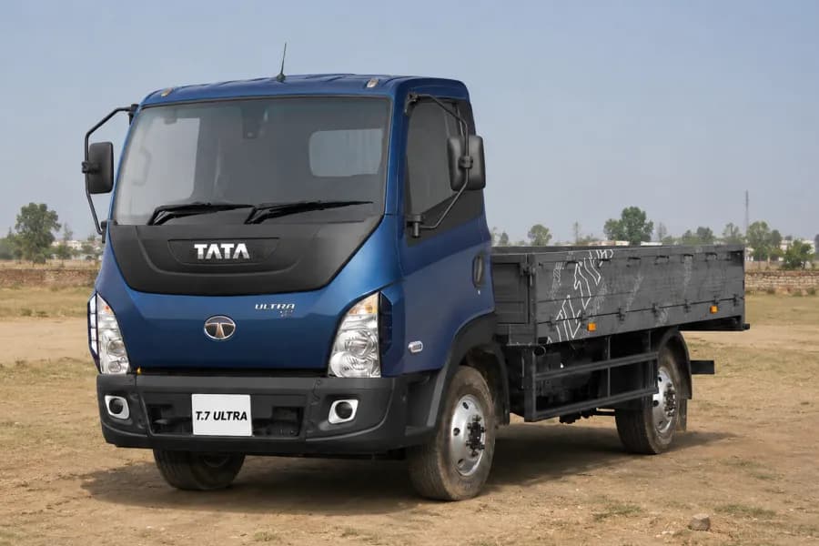 Tata Ultra T.7 Left Side View