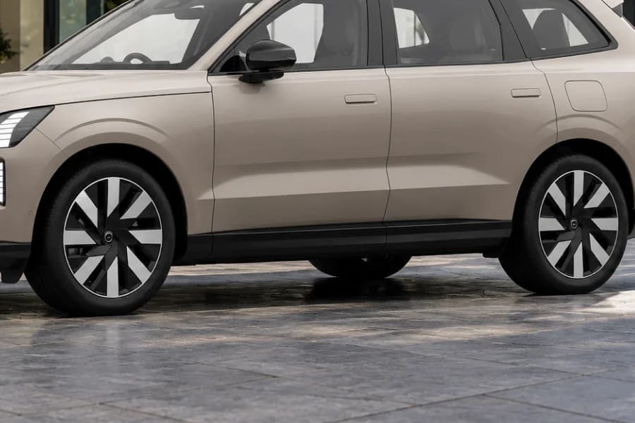 Volvo EX90 EV Wheels View