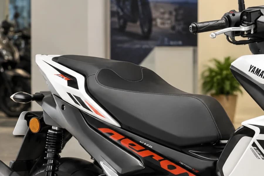 Yamaha Aerox 155 Seat View