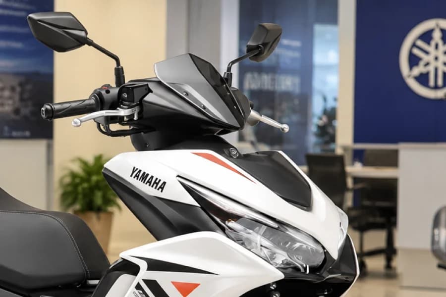 Yamaha Aerox 155 Headlight & Handlebar View