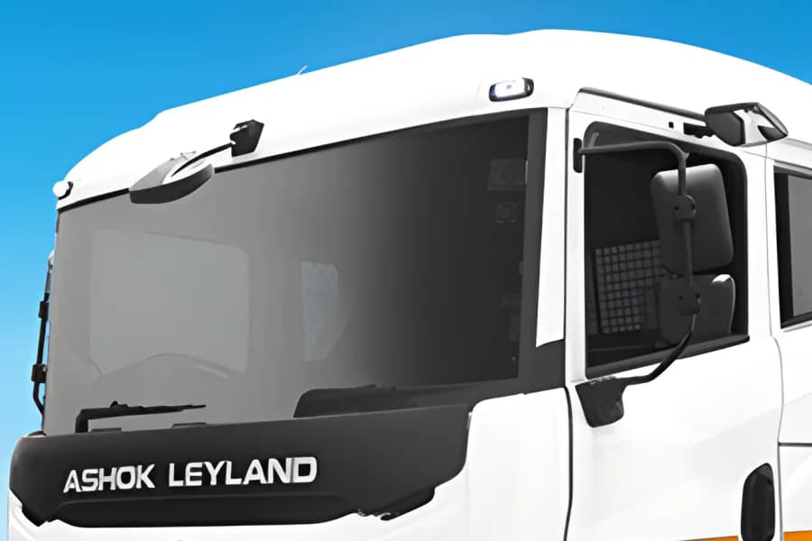 Ashok Leyland 4020 4x2-2 Axle Windshield View