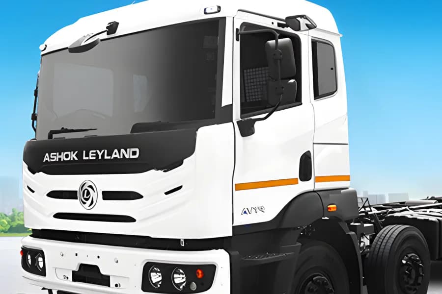 Ashok Leyland 4425 4x2-2 Axle Cabin View