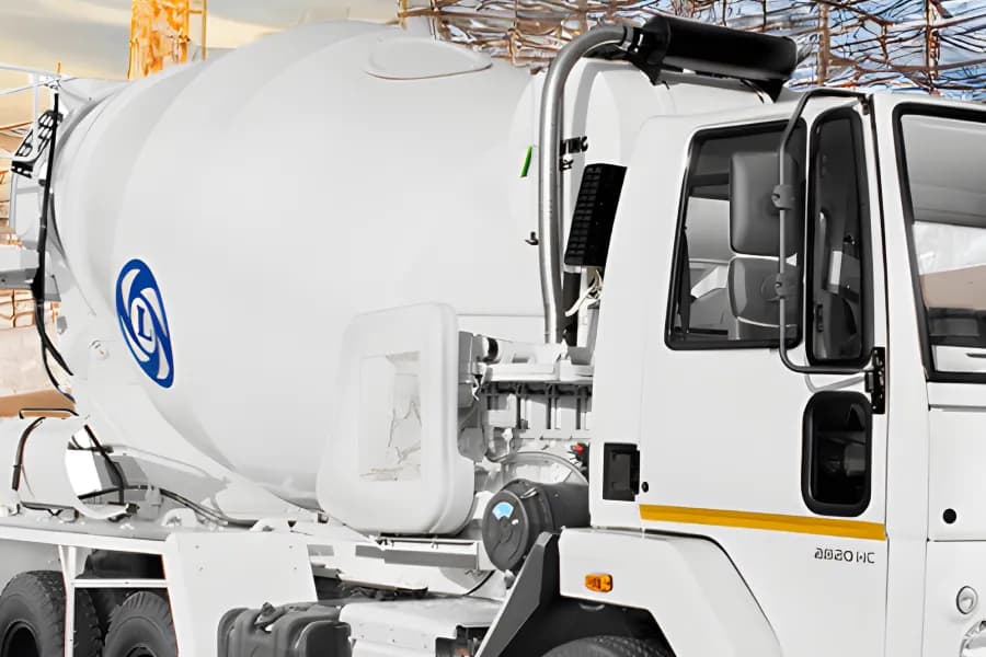 Ashok Leyland AVTR 3525-8x2 Mixing Tank View