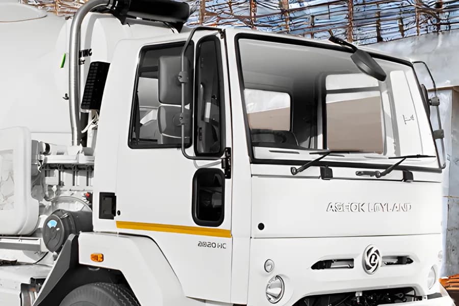 Ashok Leyland AVTR 3525-8x2 Windshield View