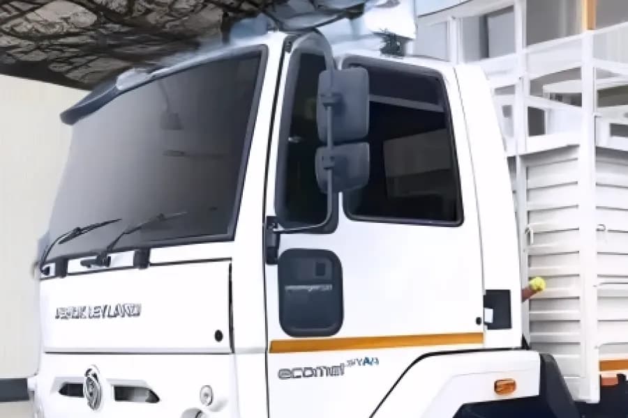 Ashok Leyland Ecomet 1115 Windshield View