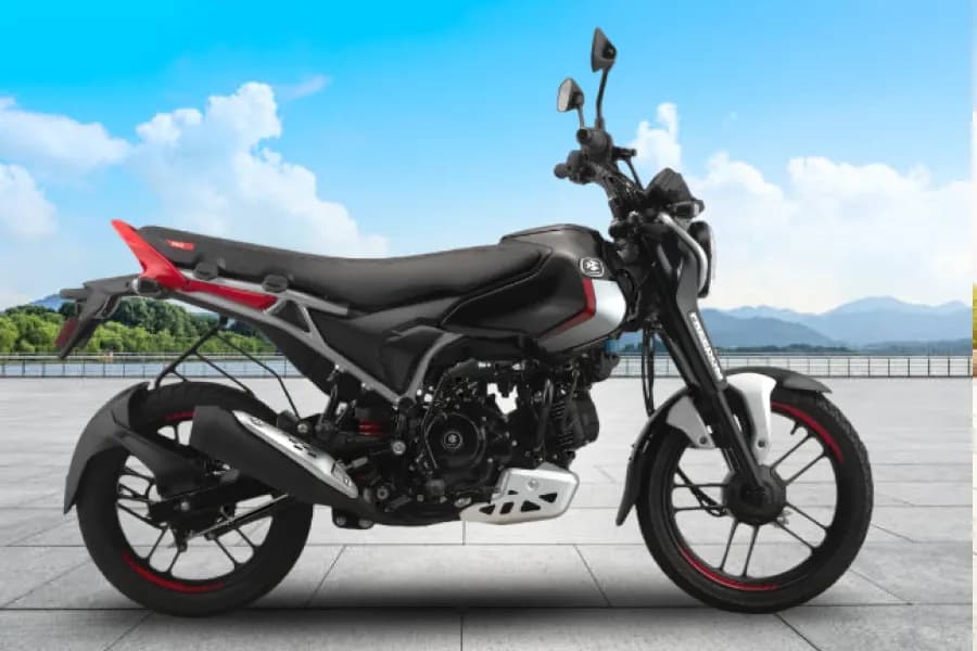 Bajaj Freedom 125 Right Side View
