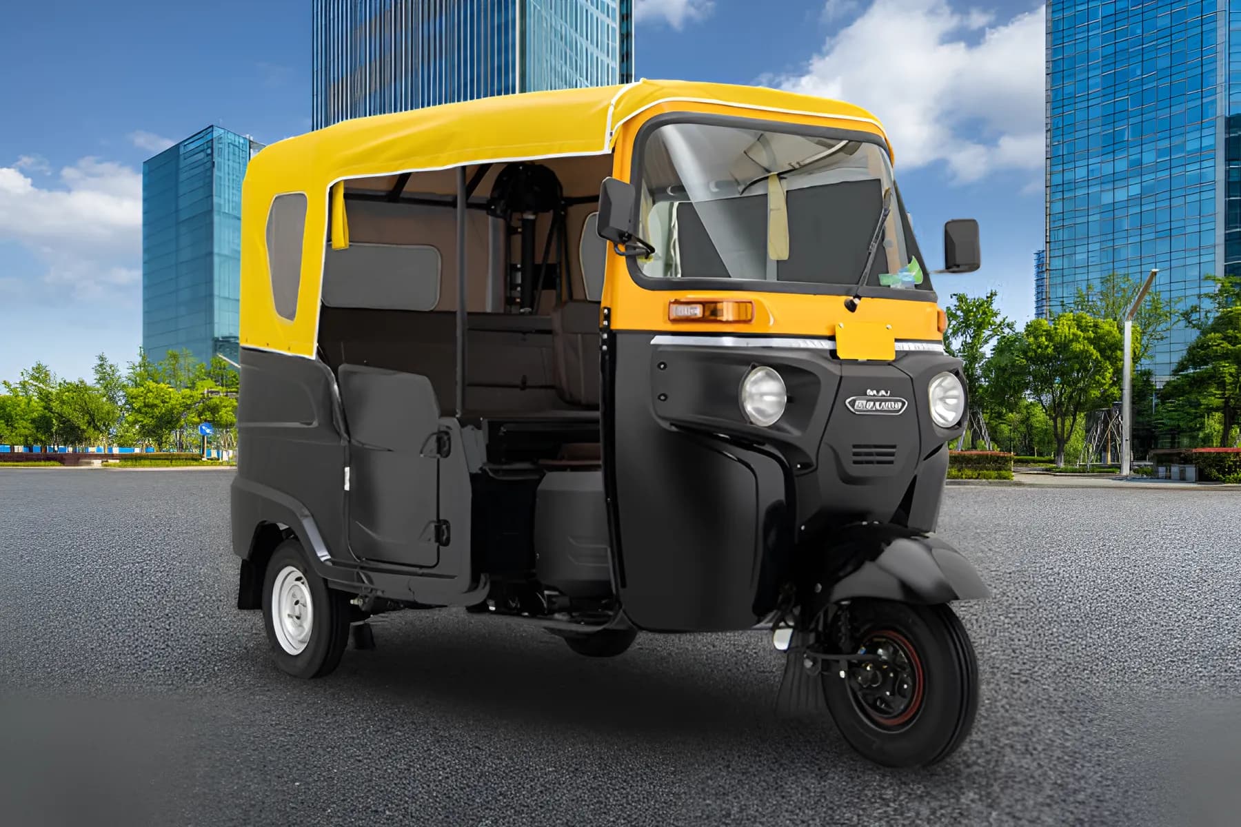 Bajaj Maxima Z Diesel Image