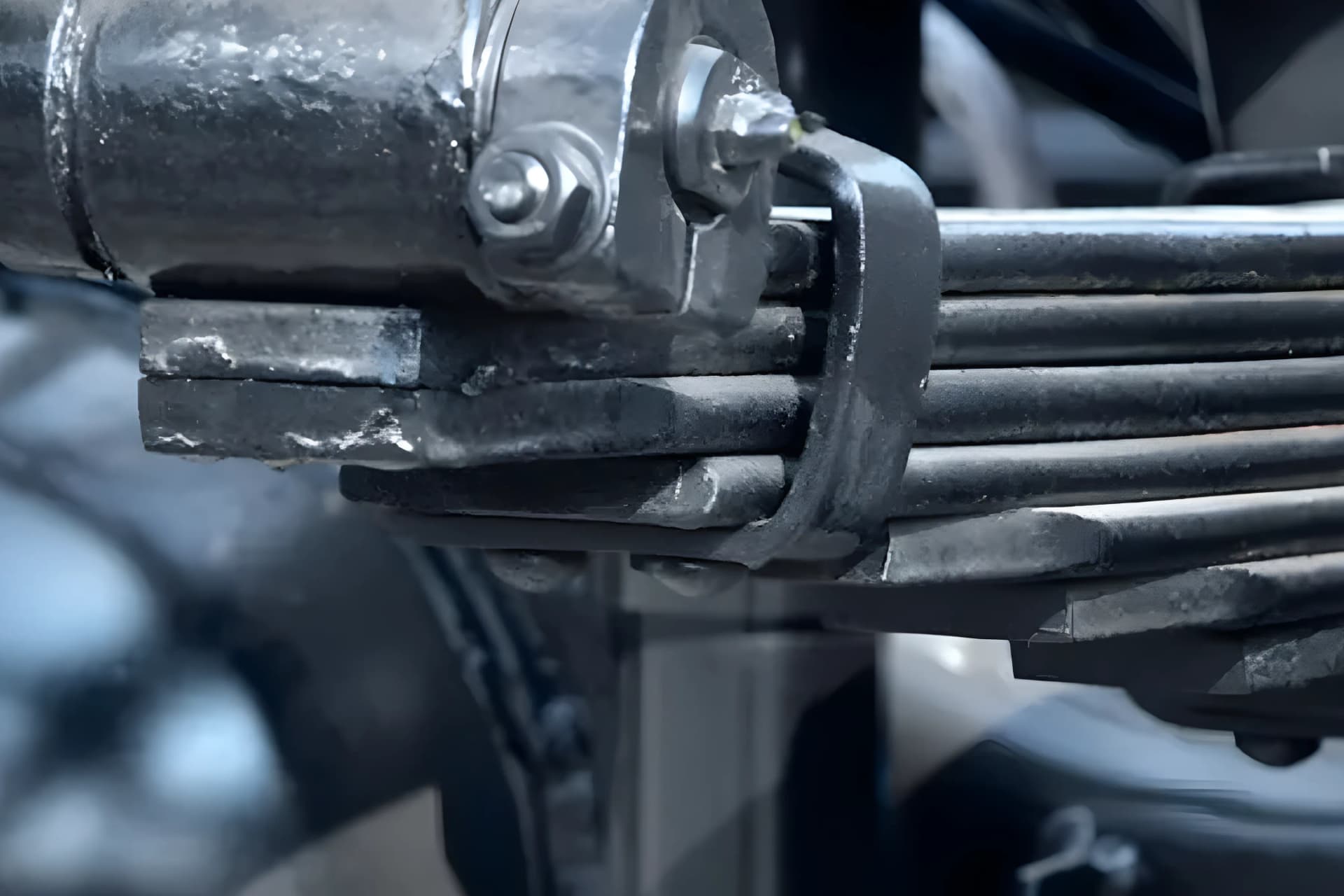 Eicher 2112 M Leaf Spring View