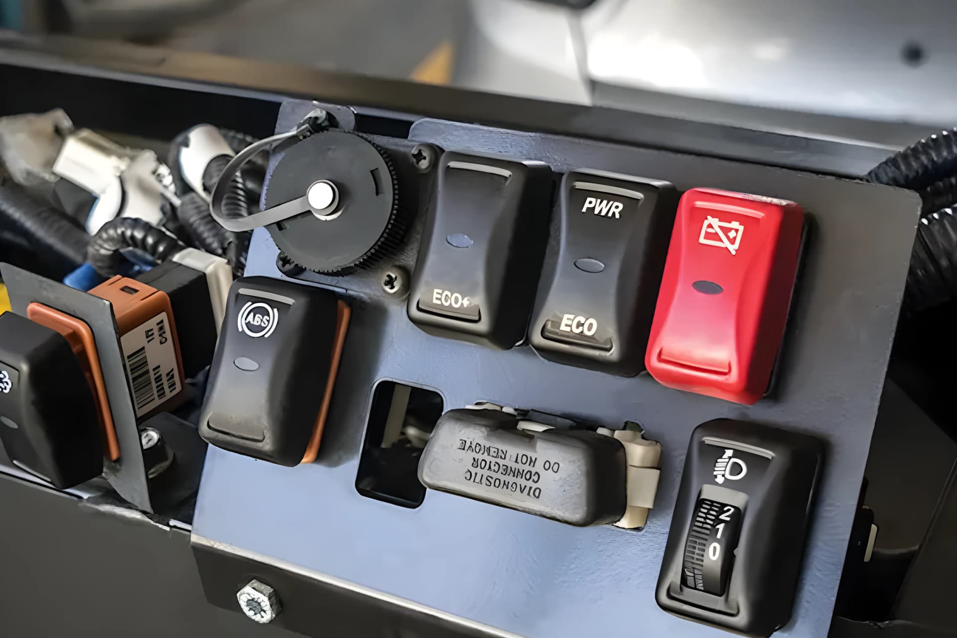 Eicher 2112 M interior