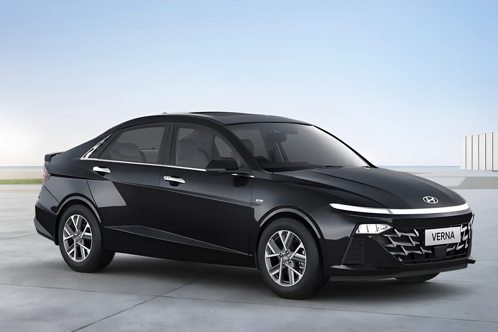 Hyundai Verna Right Side View