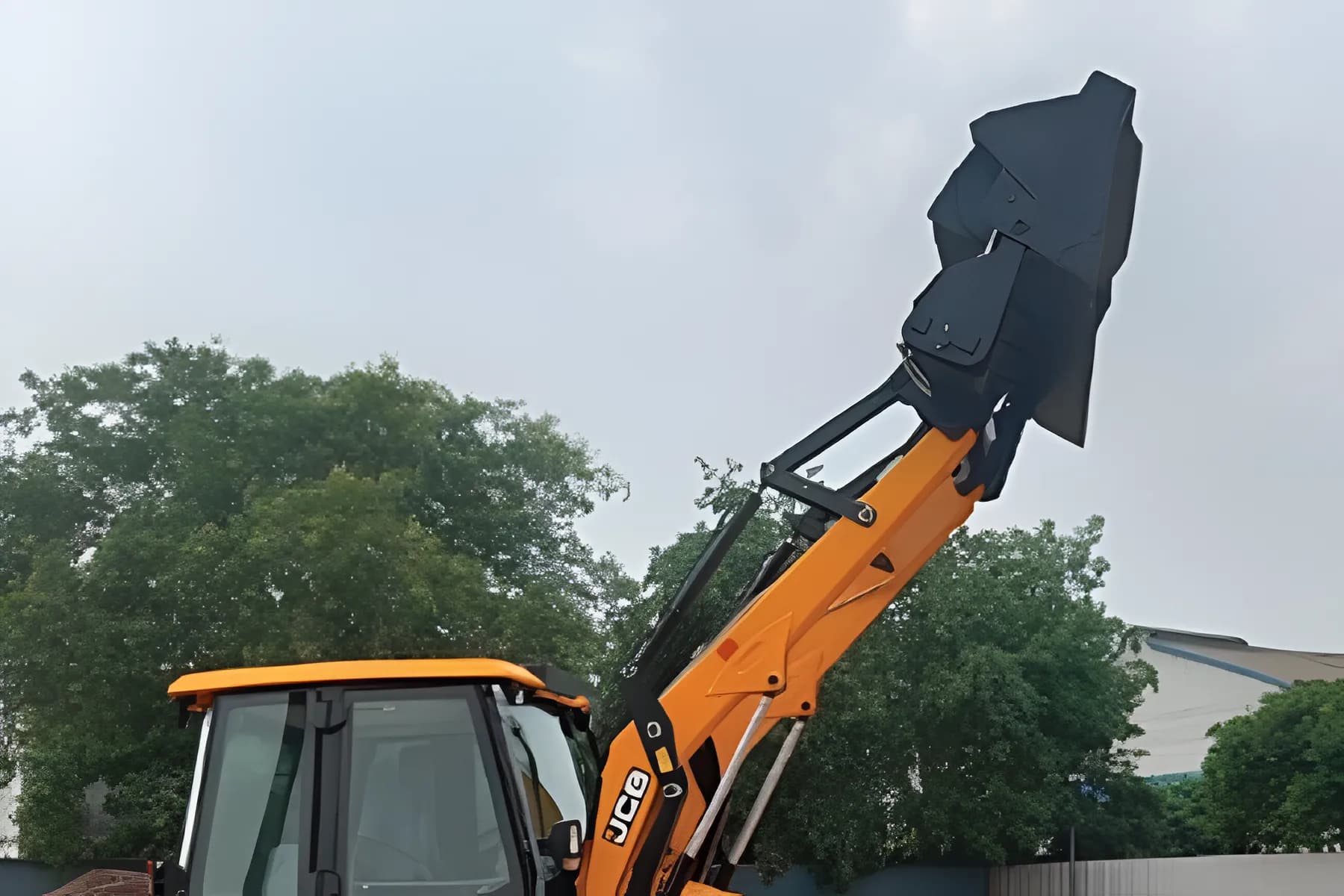 JCB 3DXL Plus Bucket View