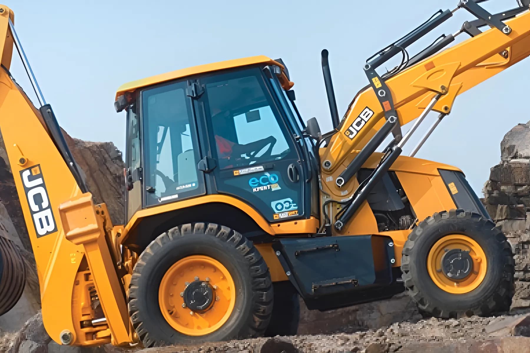 JCB 4DX Arm Cylinder View