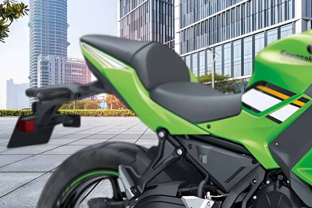 Kawasaki Ninja 650 Seat View